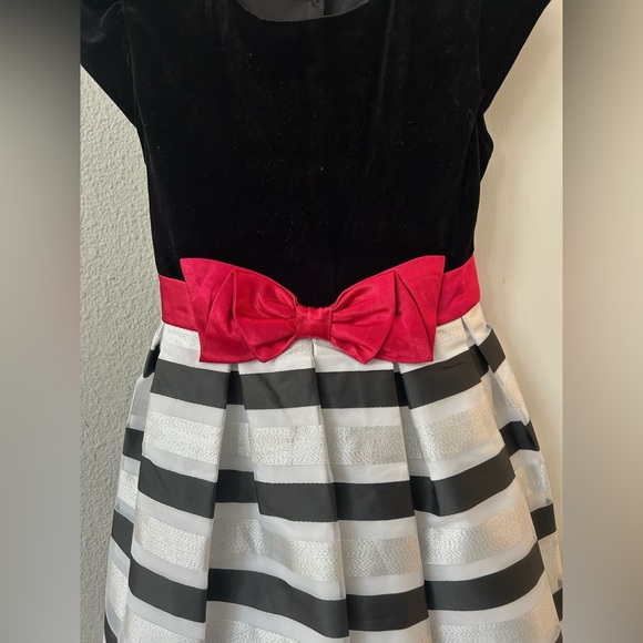 NWOT Girl’s Holiday Formal Dress size 7 - Picture 3 of 4
